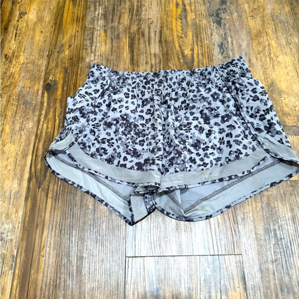 Athleta printed mesh racer run shorts, medium